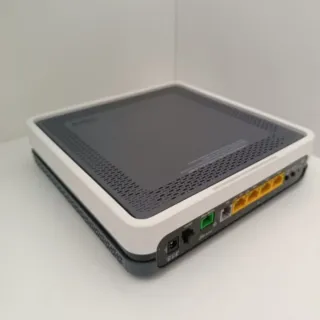 Router WiFi Negro y Blanco