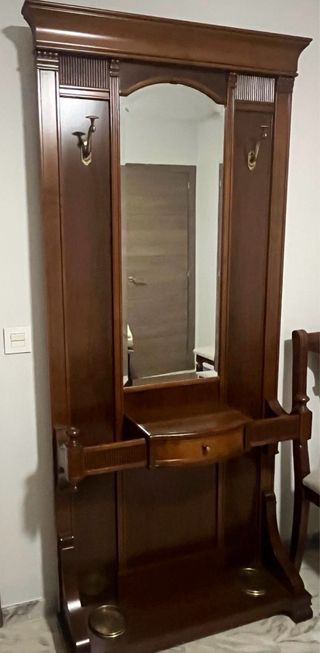 Mueble de entrada de madera y metal