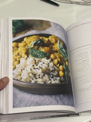 Libro de gastronomía vegana Ama, come,vive, brilla