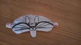 Antifaz para dormir con un conejo