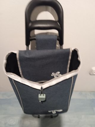 Carro de la compra con ruedas