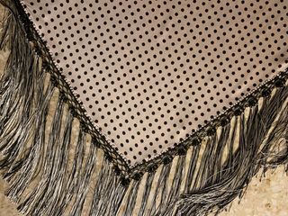 Manton Flamenca Lunares Negro/Beige de crespón