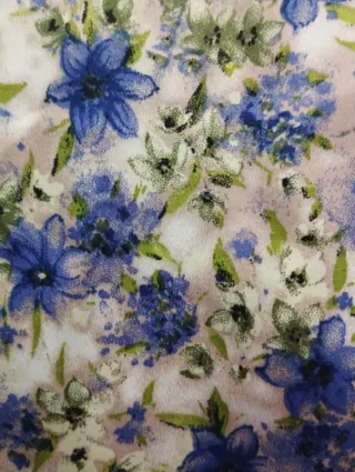 Blusa vintage floral azul y multicolor