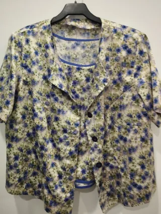 Blusa vintage floral azul y multicolor
