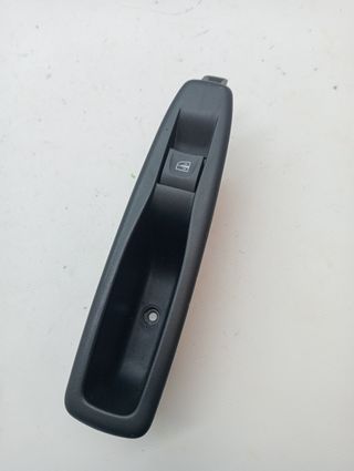 MANDO ELEVALUNAS TRASERO DERECHO RENAULT CAPTUR 348001