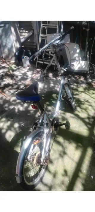 Bicicleta plegable plateada