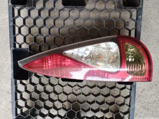Fanale posteriore dx Toyota Yaris verso