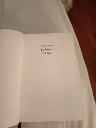 Las tinieblas y el alba / The Evening and the M...