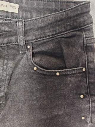Pantalón vaquero Mango Teen, talla S.