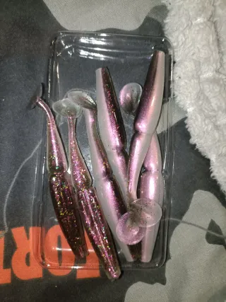 Señuelos de pesca brillantes