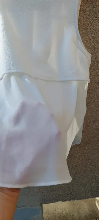 Top blanco asimétrico