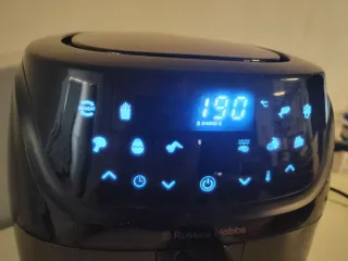 Freidora de aire Russell Hobbs negra