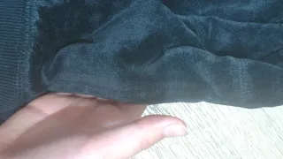 Chaqueta con capucha y cremallera.