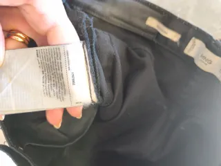 Pantalón negro MANGO