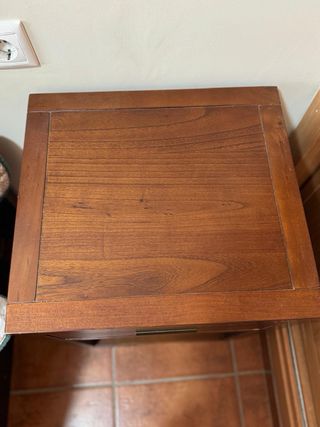 Conjunto cabezal y mesitas banak