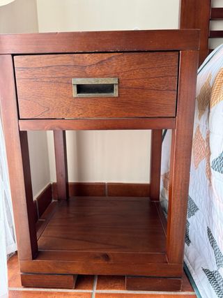 Conjunto cabezal y mesitas banak