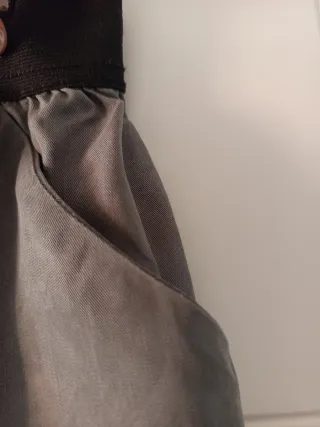 Falda gris plisada cintura elástica Talla M