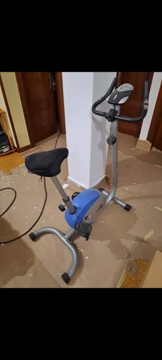 Bicicleta Estática Azul y Gris