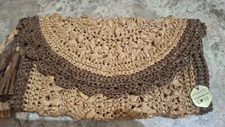 Bolso de mano Clutch de rafia hecho a mano