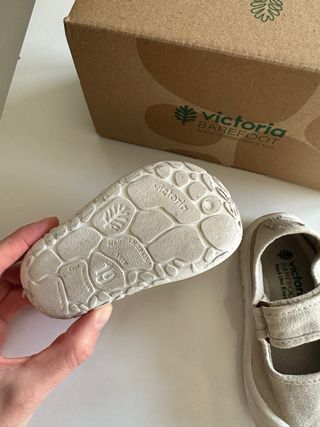 Zapatos Victoria Barefoot Niña Beige