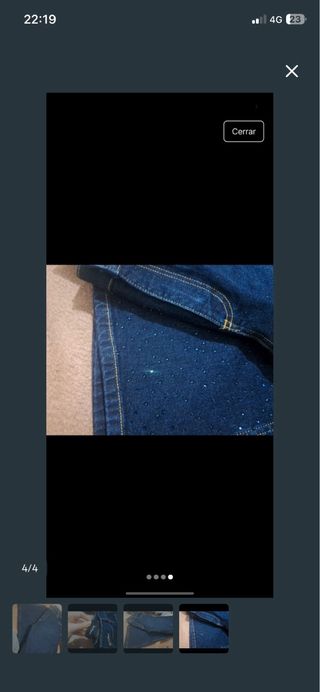 Pantalón vaquero azul con brillos