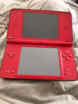 Nintendo DSi XL Edición Mario 25 Aniversario