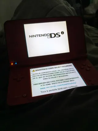 Nintendo DSi XL Edición Mario 25 Aniversario