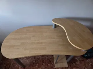 Escritorio madera y metal