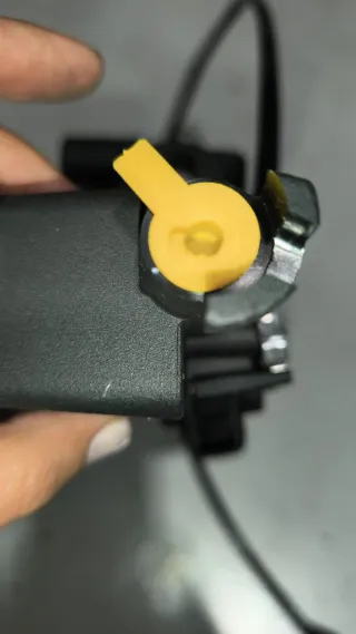 Bomba de Freno Negra Completa con sensor de luz