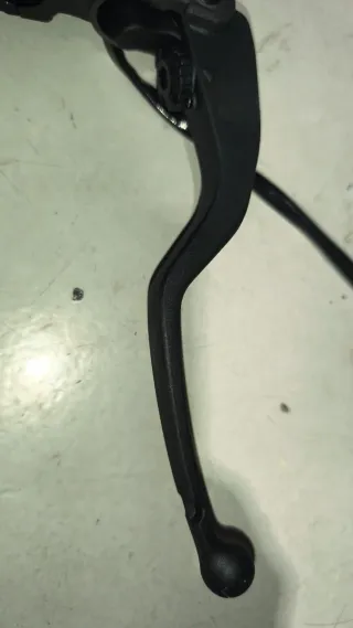 Bomba de Freno Negra Completa con sensor de luz