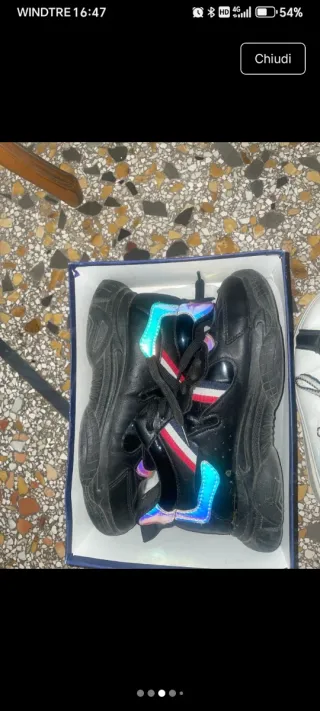 Scarpe da ginnastica bianche e nere