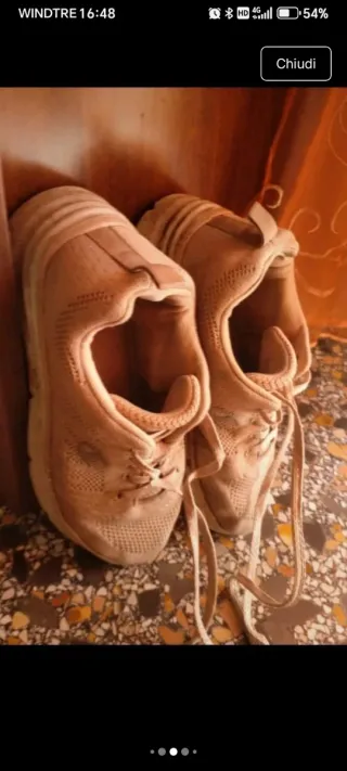 Scarpe da ginnastica bianche e nere