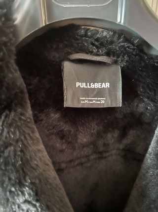 Chaqueta Pull&Bear negra pelo