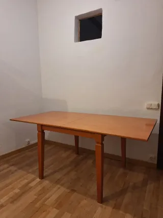Mesa de comedor extensible de madera