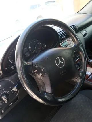 Mercedes-Benz Clase C 2006