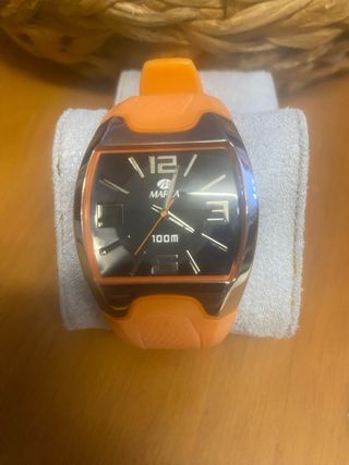 Reloj MARCA Negro y Naranja