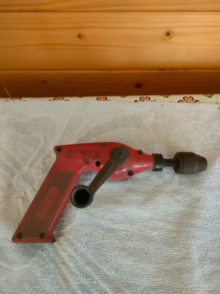 Vecchio Trapano Manuale Rosso