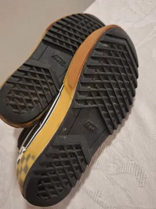 Zapatillas Vans Sk8 Hi Negras y Amarillas