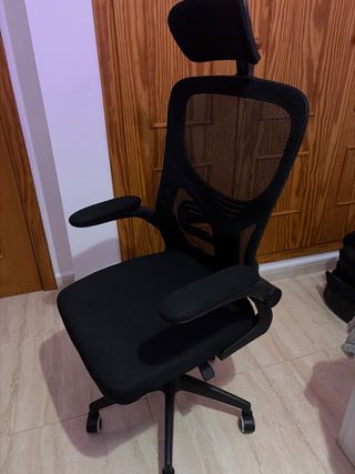 Silla de oficina ergonómica negra