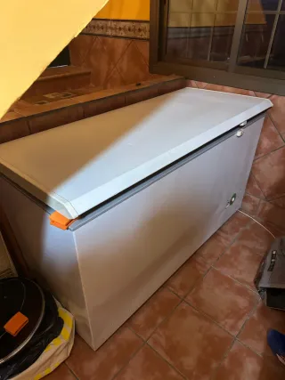 Congelador arcón grande blanco