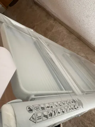 Escalera plegable blanca