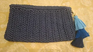 Bolso de mano, clutch, azul marino tejido a mano
