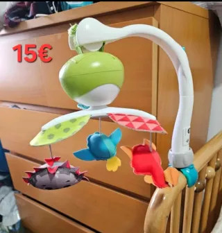 Triciclo infantil azul con cesta