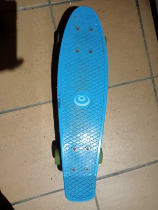 Patinete azul para niños