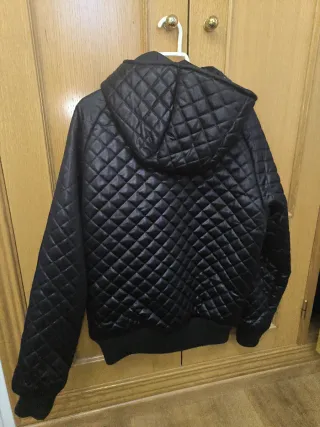 Chaqueta Adidas Chile 62 Negra y Dorada.nueva