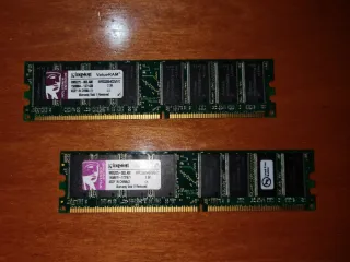1 gb ram ddr 1 (2 x Kingston 512MB DDR RAM 333MHz)