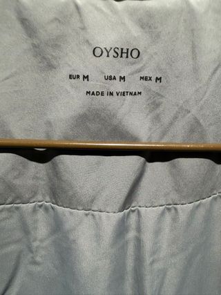 Anorak largo Oysho verde caki de 110 cms de largo