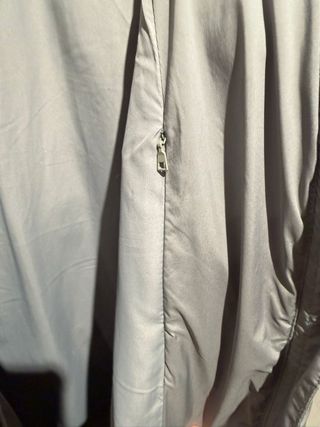 Anorak largo Oysho verde caki de 110 cms de largo