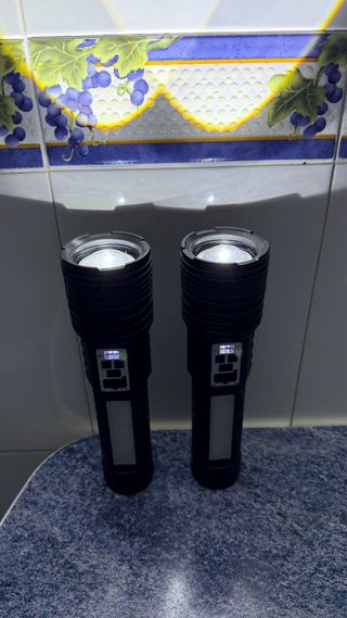 LinternaLED Potente Nueva 25€ cada una