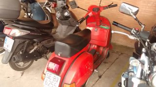 Vespa Iris 200 Roja